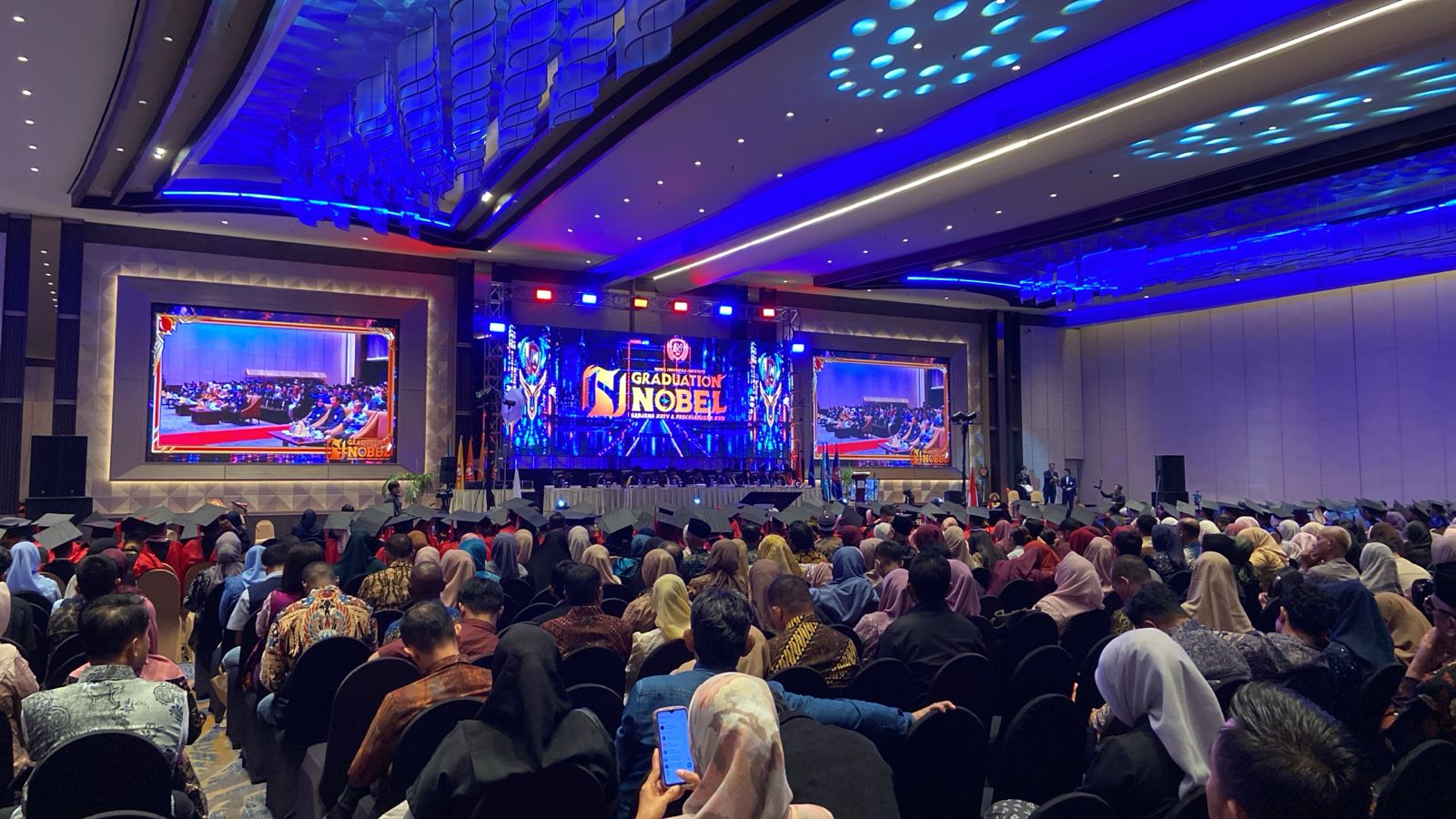 Dari Land of Dawn ke Dunia Kerja, ITB Nobel Indonesia Hadirkan Wisuda Bertema Mobile Legends