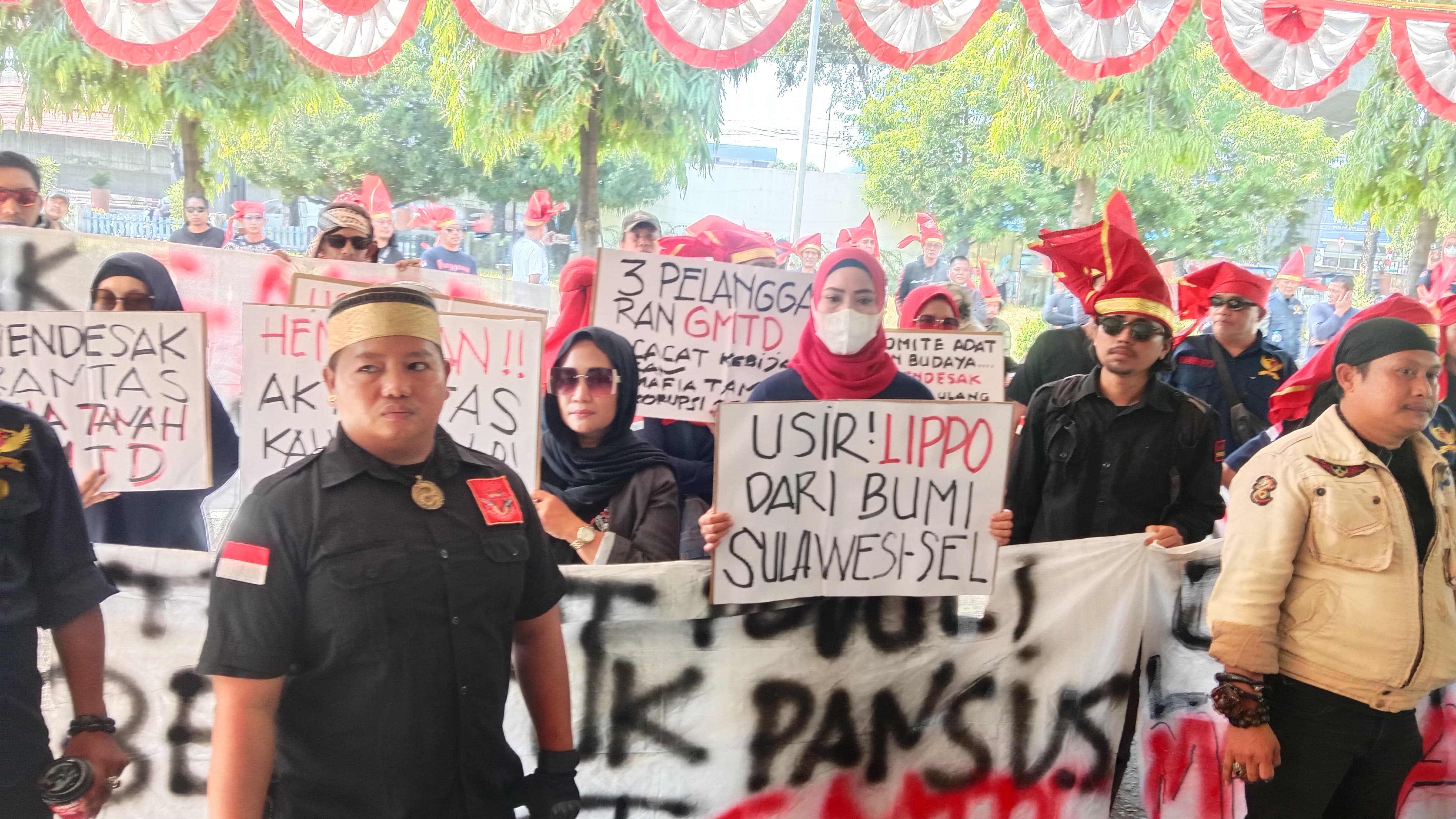 Aksi Komite Adat di DPRD Sulsel, Minta Dugaan Pelanggaran GMTD Diusut Lewat Pansus Angket