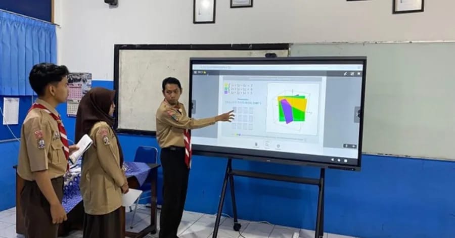Distribusi Panel Interaktif IFP Mulai Menjangkau SMA–SMK di Sulsel