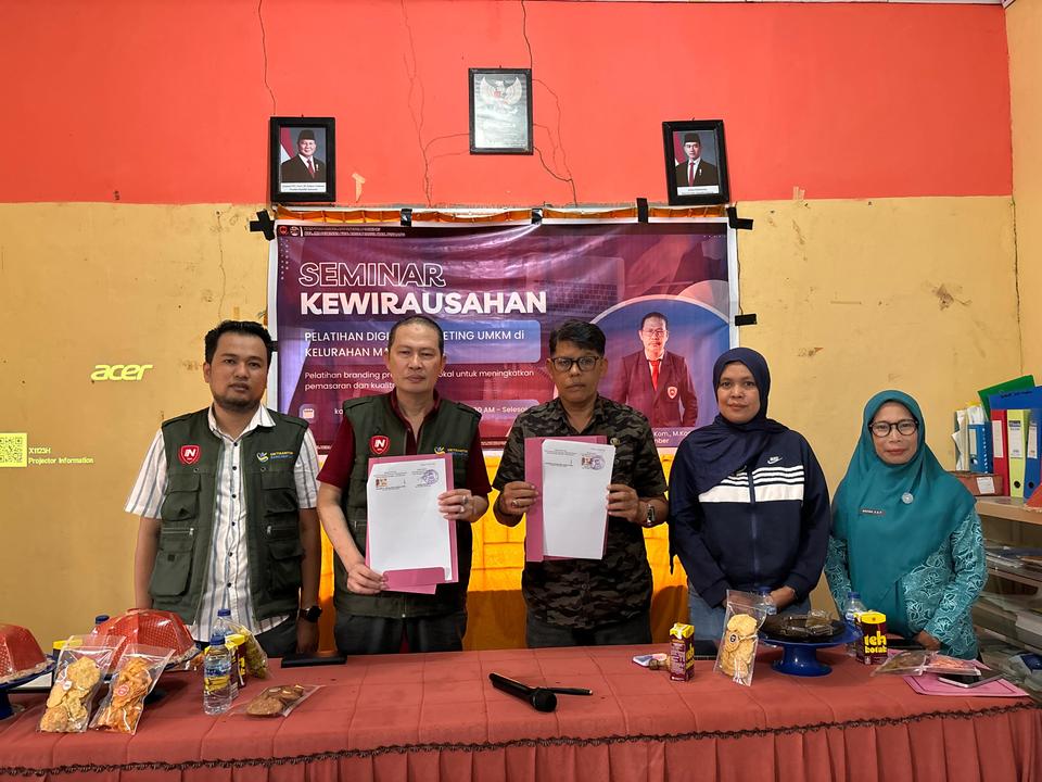 KKN ITB Nobel Indonesia Dampingi UMKM Maccirinna Naik Kelas Lewat Digital Marketing