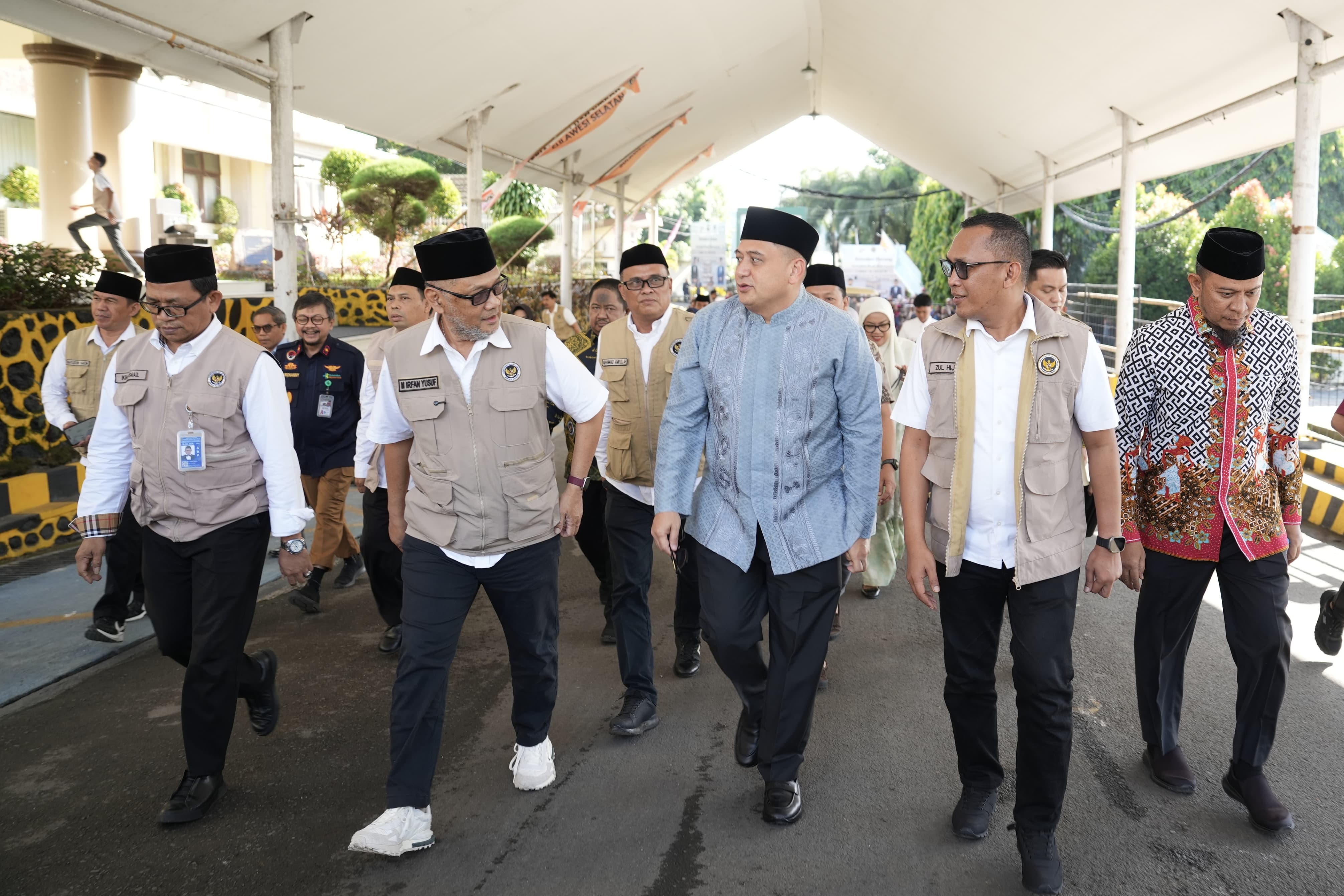 Menhaj RI dan Munafri Sambut Kepulangan Ratusan Jemaah Haji di Sudiang