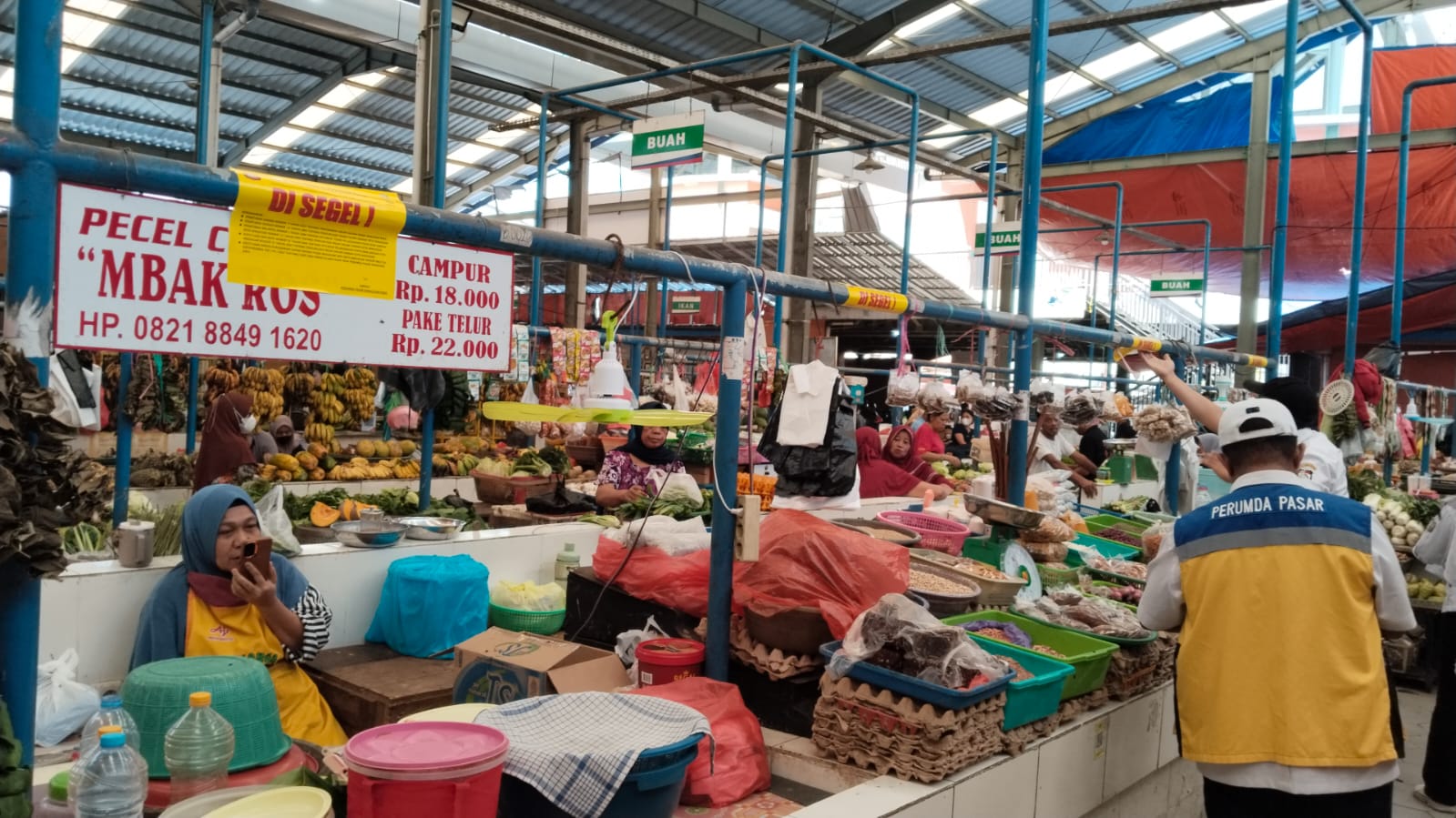 Perumda Pasar Makassar Segel 119 Kios, Pedagang Diberi Kesempatan Lunasi Tunggakan hingga November